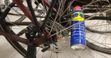 WD-40 auf Bremsscheibe